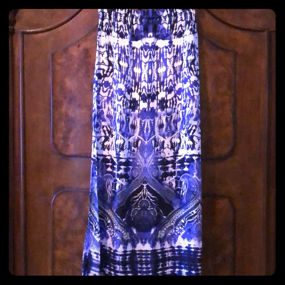 Express woman’s skirt